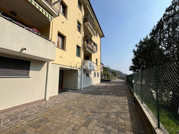 appartamento in vendita a Lecco in zona Maggianico