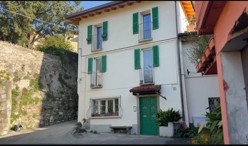 appartamento in vendita a Lecco in zona Castello