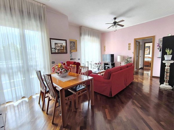 appartamento in vendita a Lecco in zona Lecco Centro