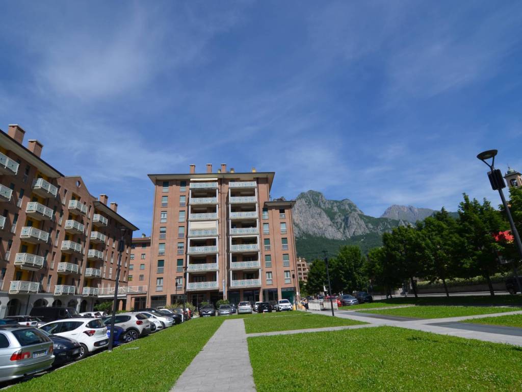 appartamento in vendita a Lecco in zona Viale Montegrappa