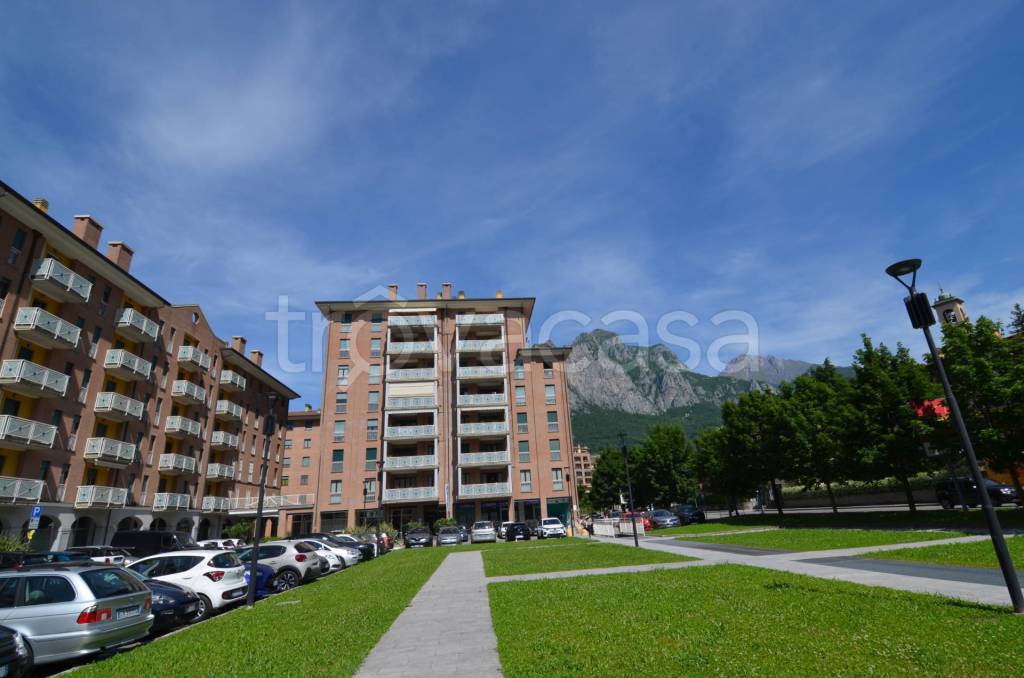 appartamento in vendita a Lecco in zona Acquate
