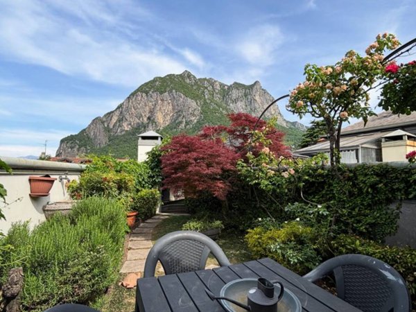 appartamento in vendita a Lecco in zona Castello