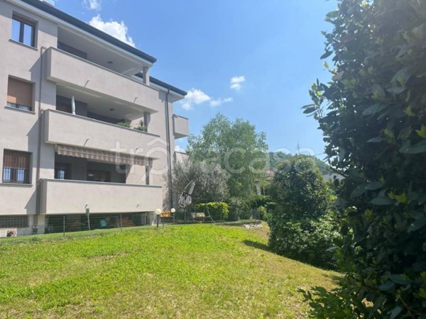 appartamento in vendita a Lecco in zona Chiuso