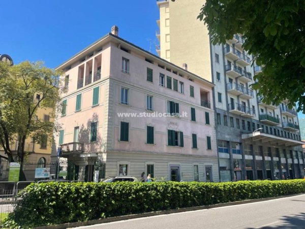 negozio in vendita a Lecco in zona Lecco Centro