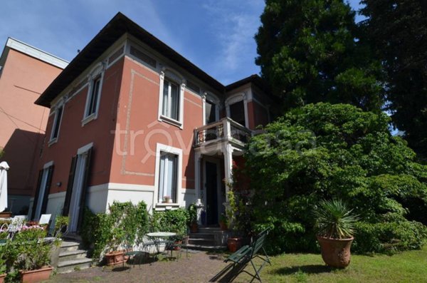 casa indipendente in vendita a Lecco in zona Olate
