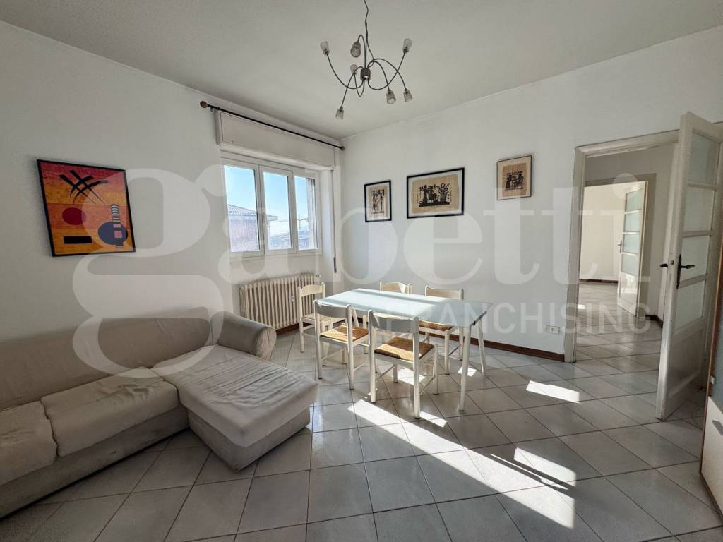 appartamento in vendita a Lecco in zona Belledo