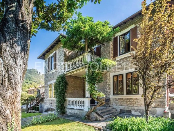 casa indipendente in vendita a Lecco in zona Acquate