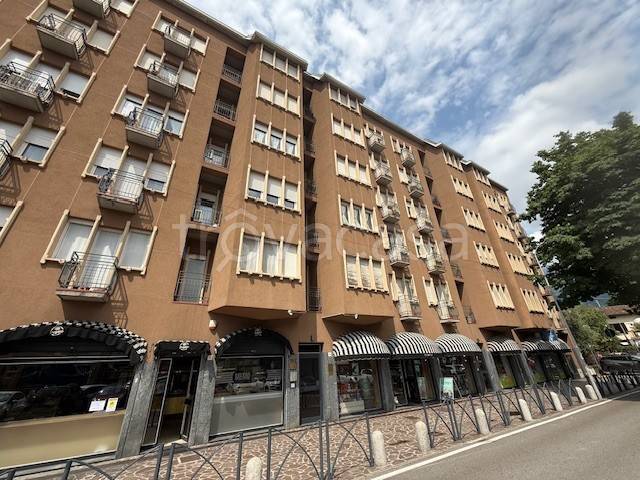appartamento in vendita a Lecco in zona Lecco Centro