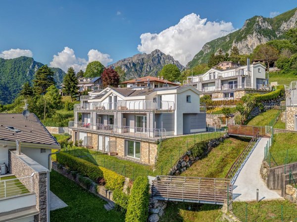 casa indipendente in vendita a Lecco in zona Acquate