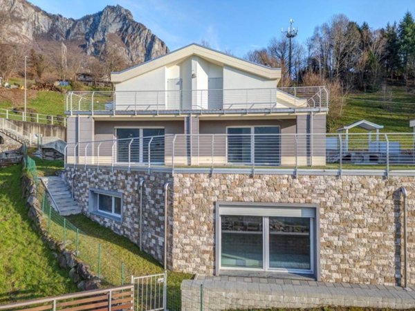 casa indipendente in vendita a Lecco in zona Acquate