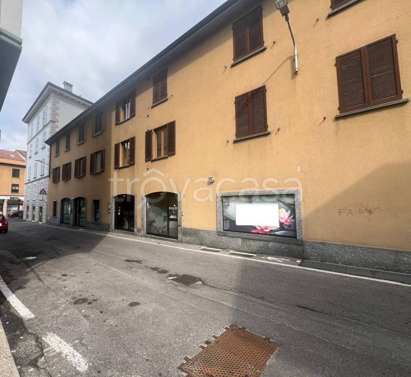 negozio in vendita a Lecco in zona Lecco Centro