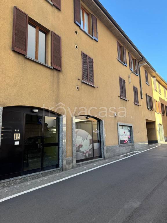 negozio in vendita a Lecco in zona Lecco Centro