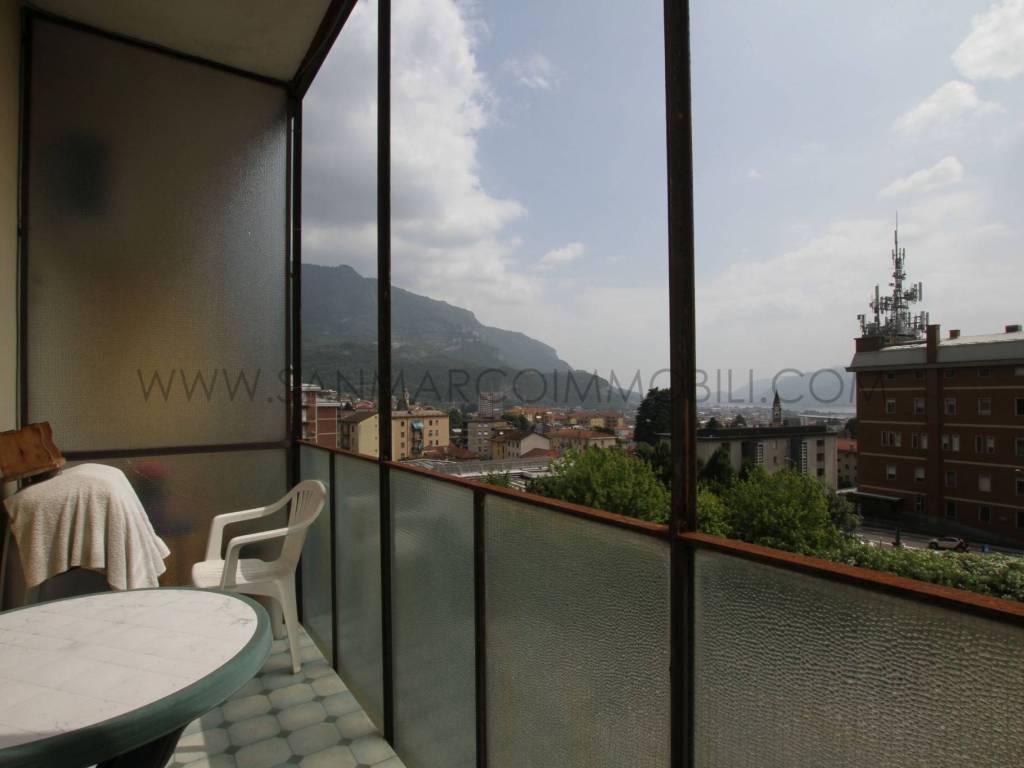 appartamento in vendita a Lecco in zona Rancio