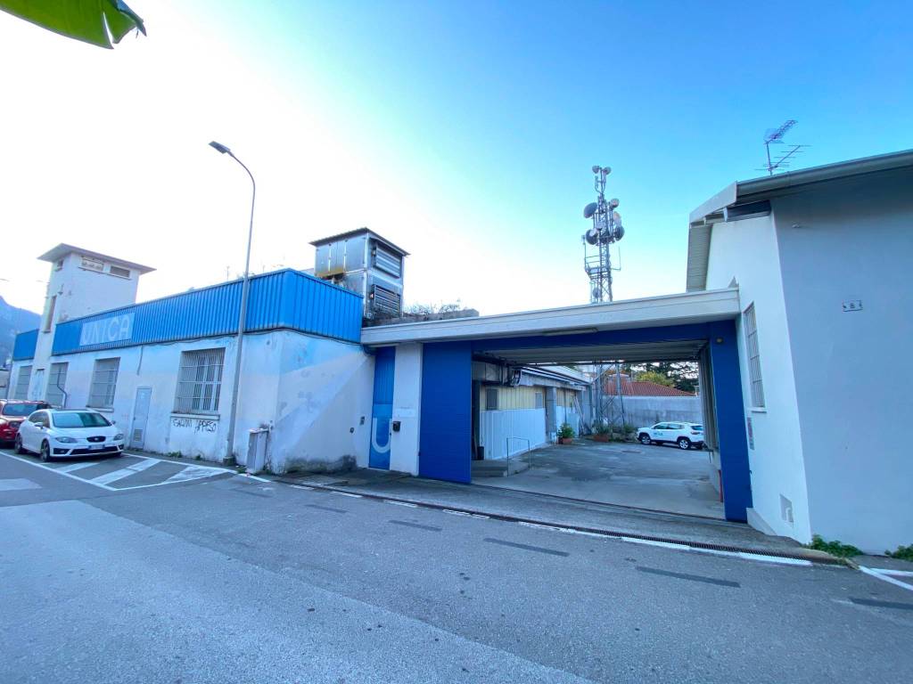 negozio in vendita a Lecco in zona Viale Turati