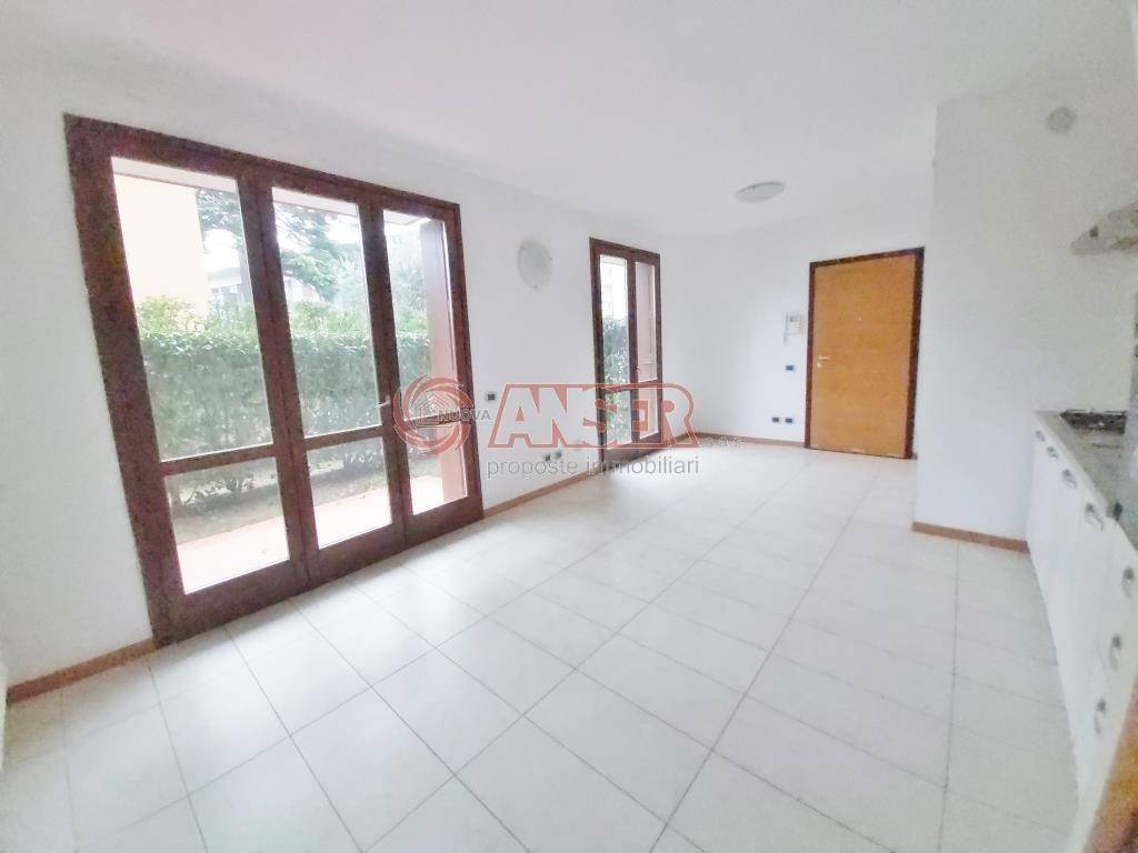appartamento in vendita a Lecco in zona Castello