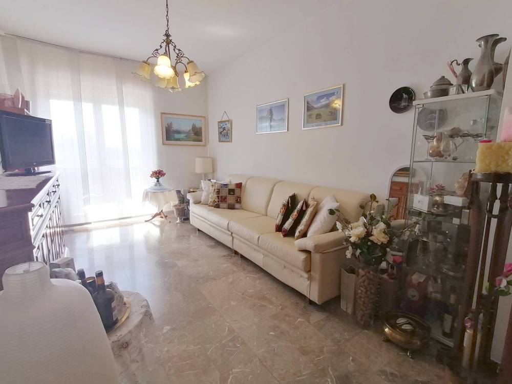 appartamento in vendita a Lecco in zona Lecco Centro