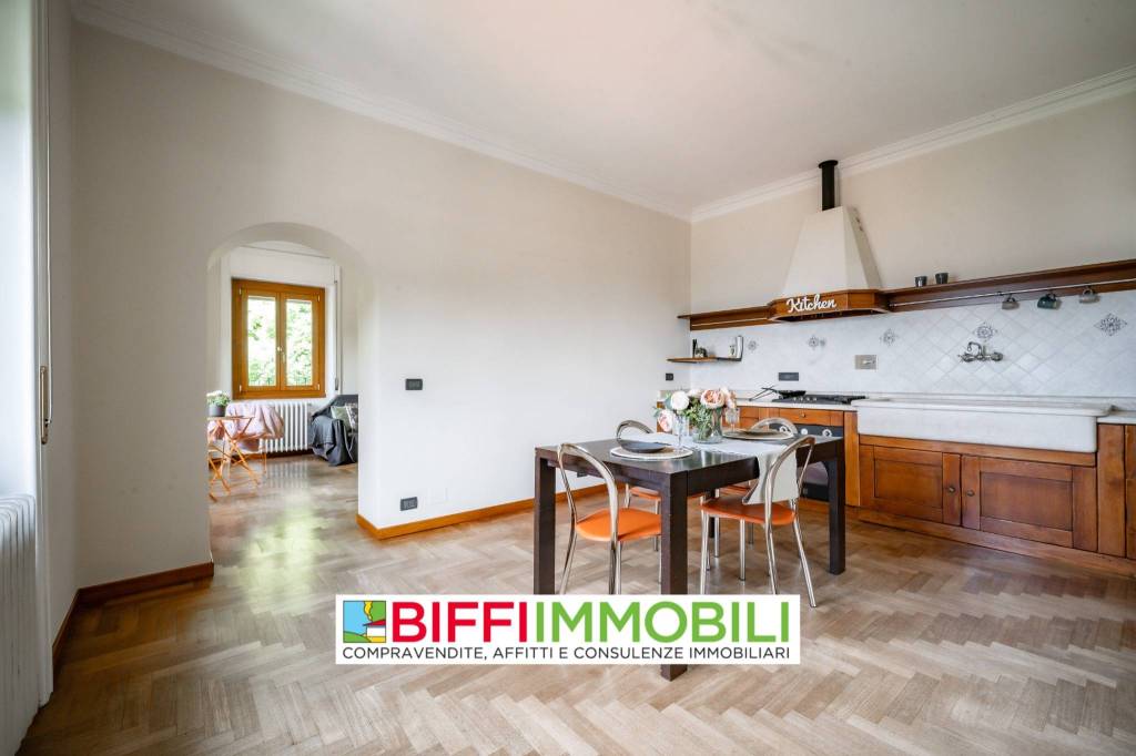 appartamento in vendita a Lecco in zona Laorca