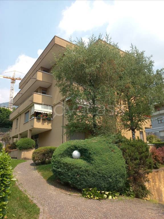 appartamento in vendita a Lecco in zona Acquate