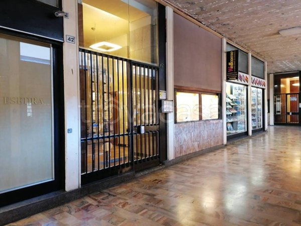 ufficio in vendita a Lecco in zona Lecco Centro