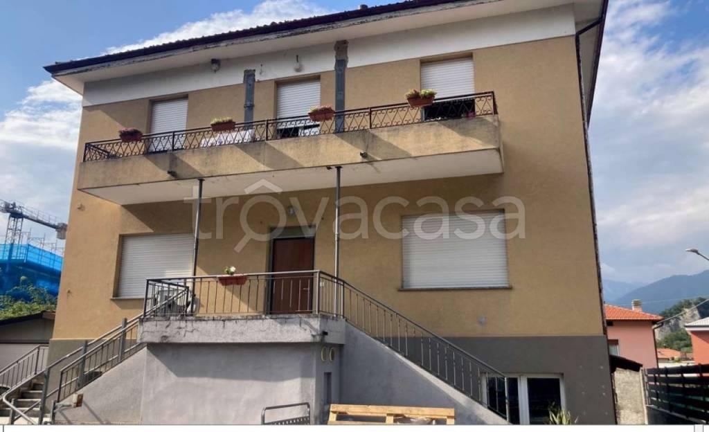 ufficio in vendita a Lecco in zona Maggianico