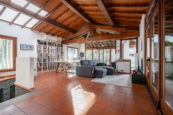 casa indipendente in vendita a Lecco in zona Maggianico