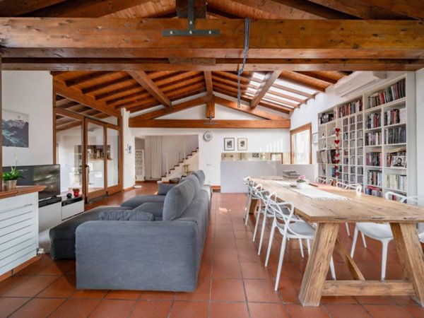casa indipendente in vendita a Lecco in zona Chiuso
