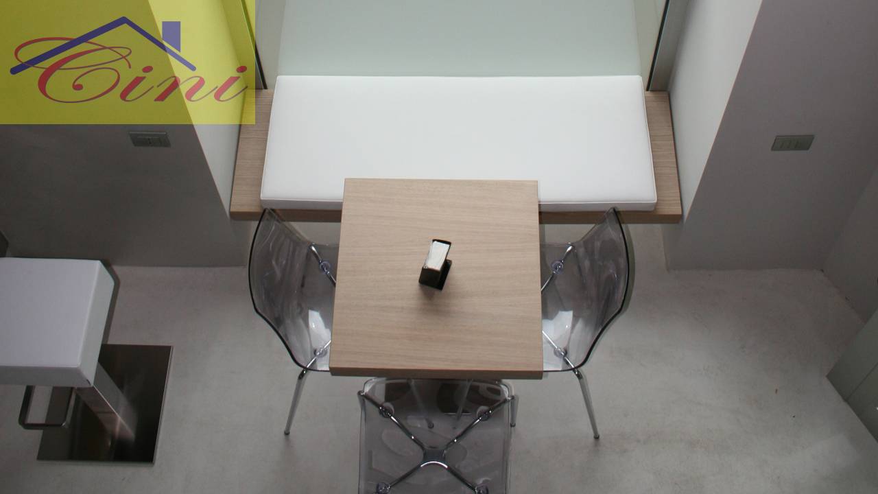 negozio in vendita a Lecco in zona Lecco Centro