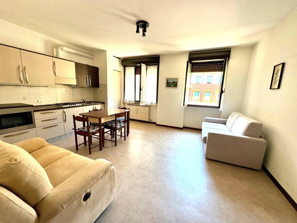 appartamento in vendita a Lecco in zona Lecco Centro