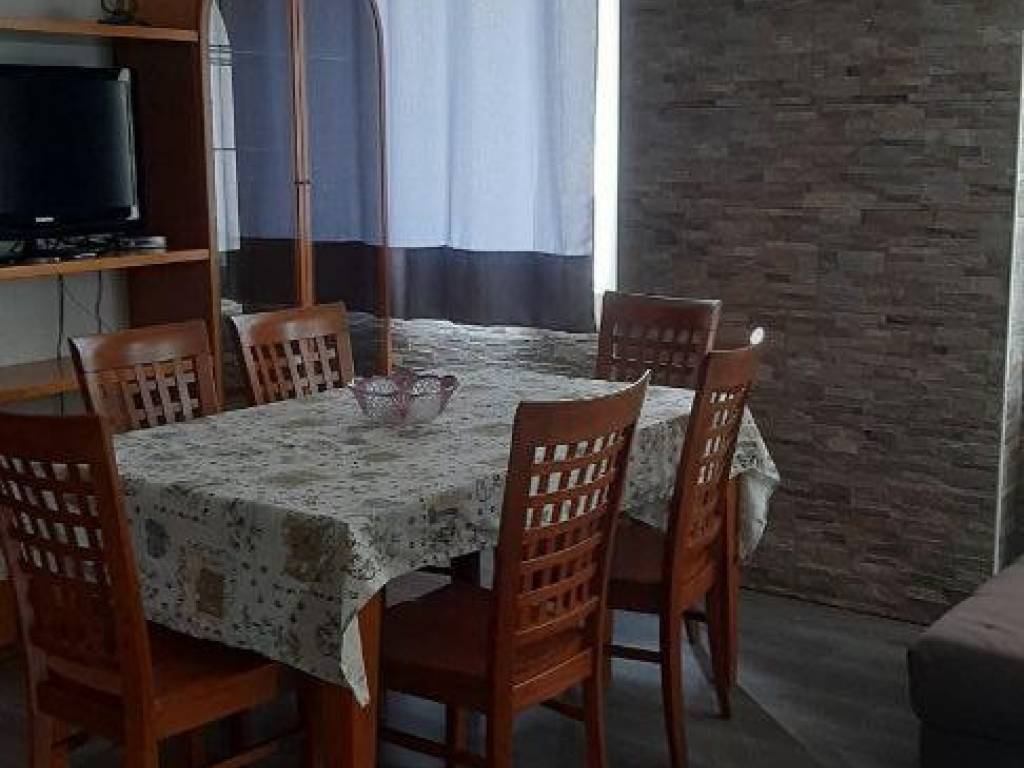 appartamento in vendita a Lecco in zona Caleotto