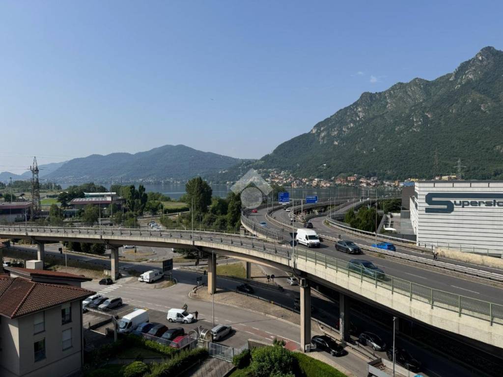 appartamento in vendita a Lecco in zona Maggianico