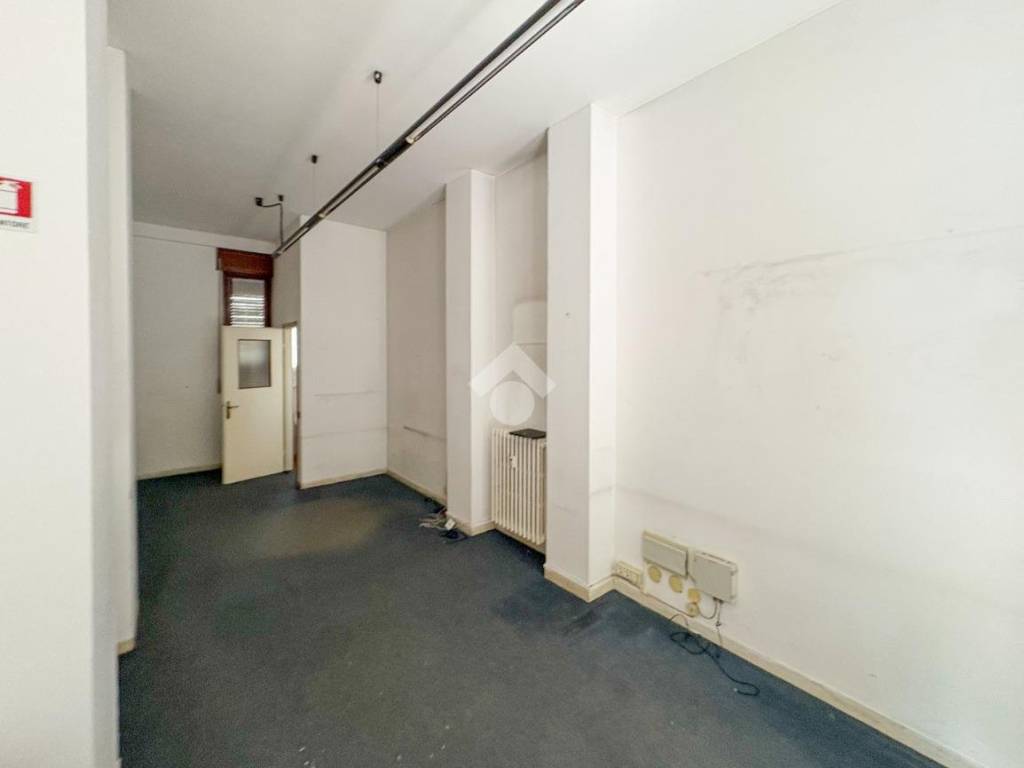 negozio in vendita a Lecco in zona Santo Stefano