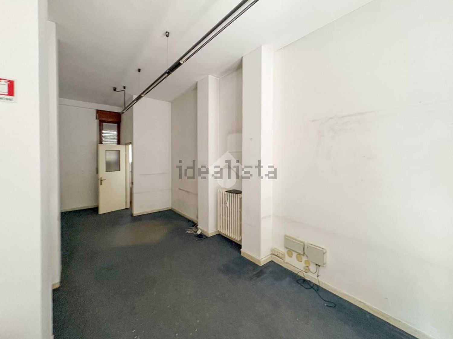 negozio in vendita a Lecco in zona Viale Turati