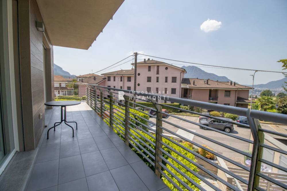 appartamento in vendita a Lecco in zona Lecco Centro