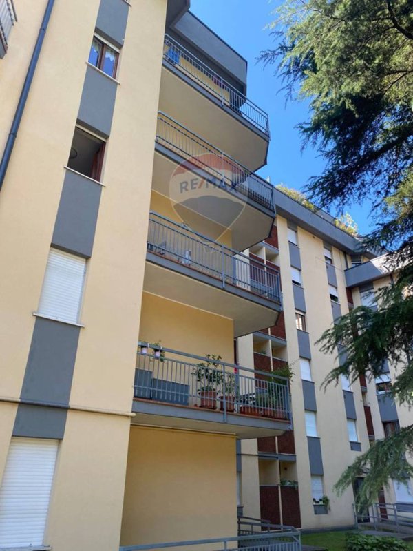 appartamento in vendita a Lecco in zona Olate