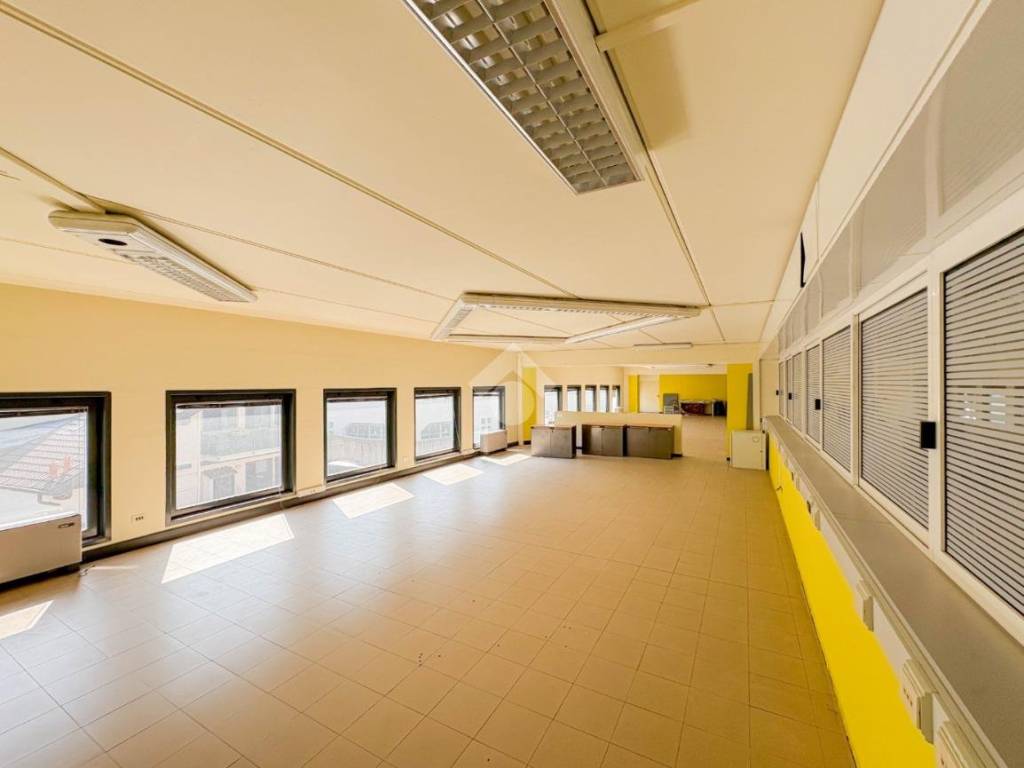 ufficio in vendita a Lecco in zona Maggianico