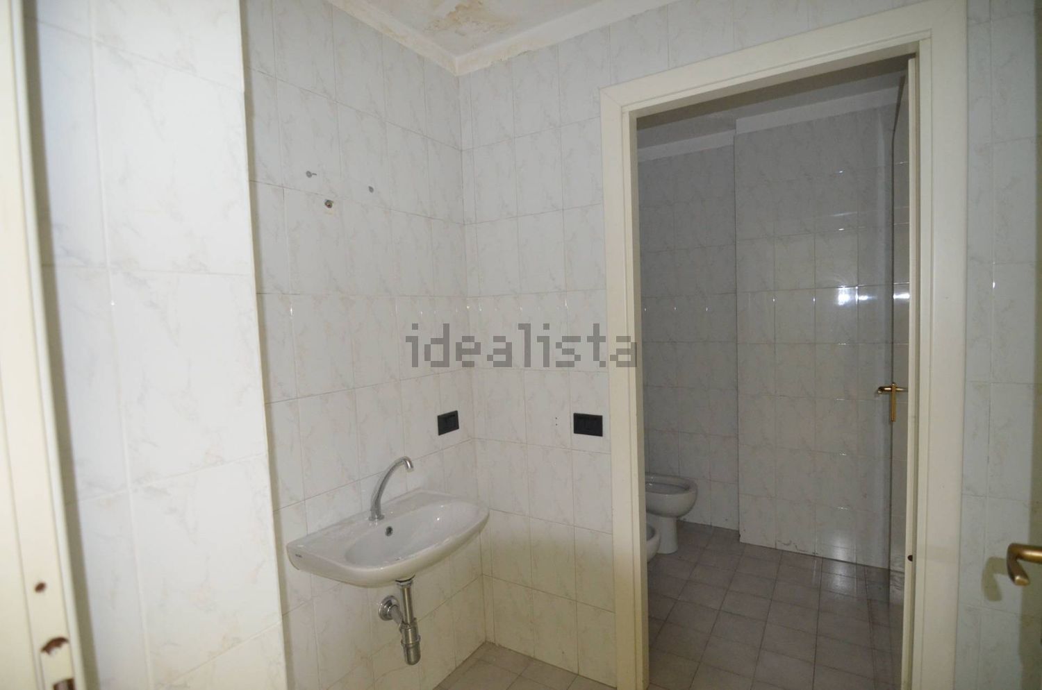 ufficio in vendita a Lecco in zona Lecco Centro