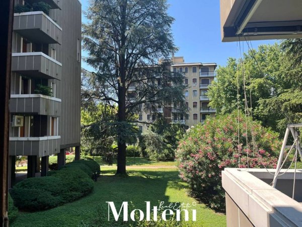 appartamento in vendita a Lecco in zona Olate