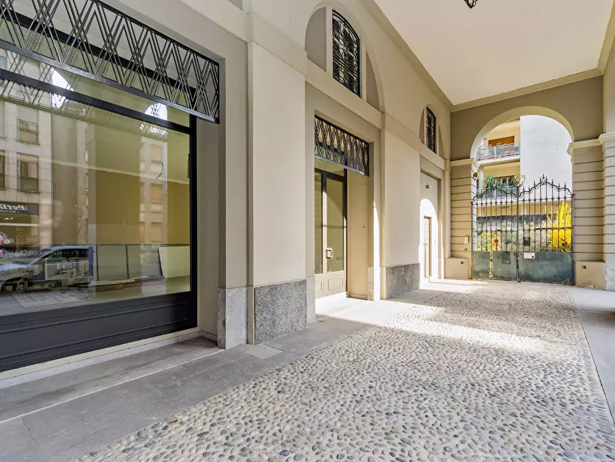 locale commerciale in vendita a Lecco in zona Corso Martiri