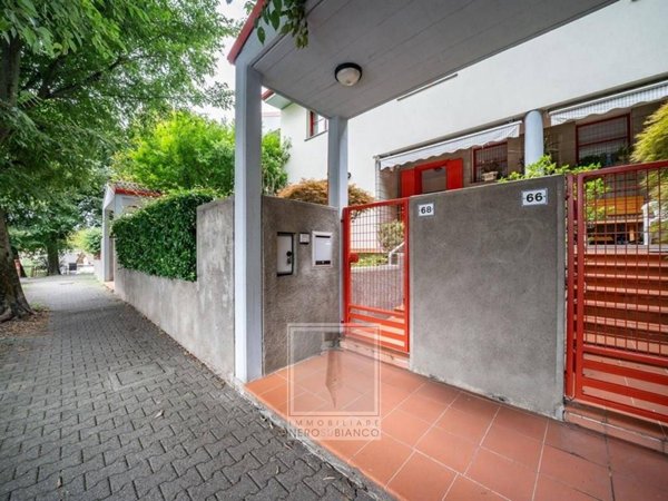 casa indipendente in vendita a Lecco in zona Chiuso