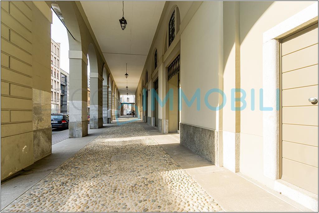 appartamento in vendita a Lecco in zona Lecco Centro
