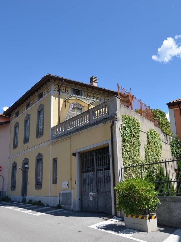 casa indipendente in vendita a Lecco in zona Pescarenico