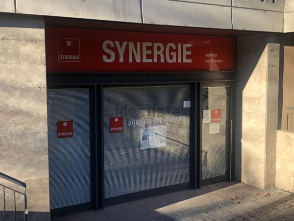 negozio in vendita a Lecco in zona Lecco Centro