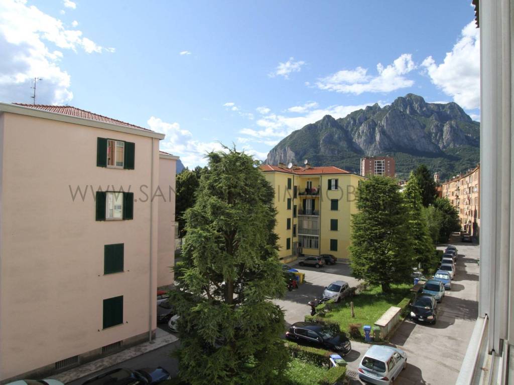 appartamento in vendita a Lecco in zona Belledo