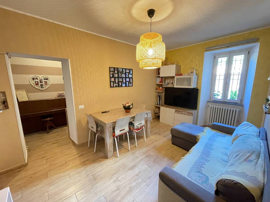 appartamento in vendita a Lecco in zona Laorca