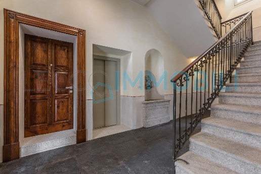 appartamento in vendita a Lecco in zona Lecco Centro