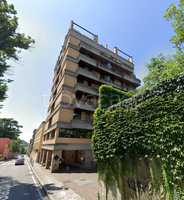 appartamento in vendita a Lecco in zona Lecco Centro