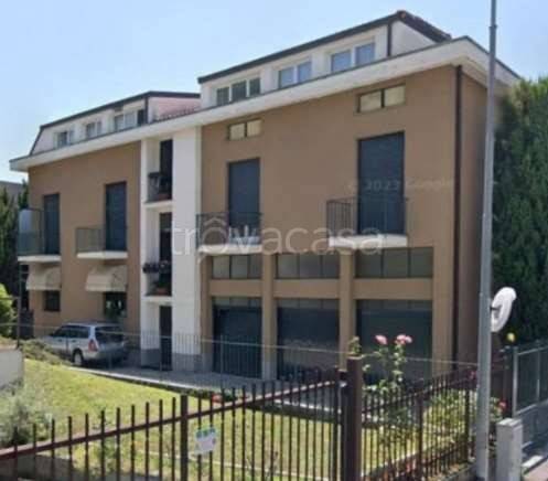 appartamento in vendita a Lecco in zona Germanedo