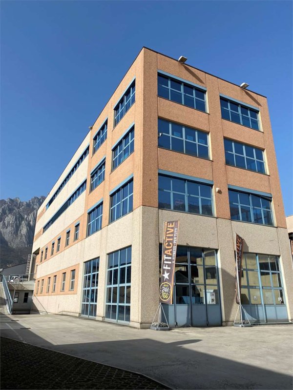 ufficio in vendita a Lecco in zona Acquate