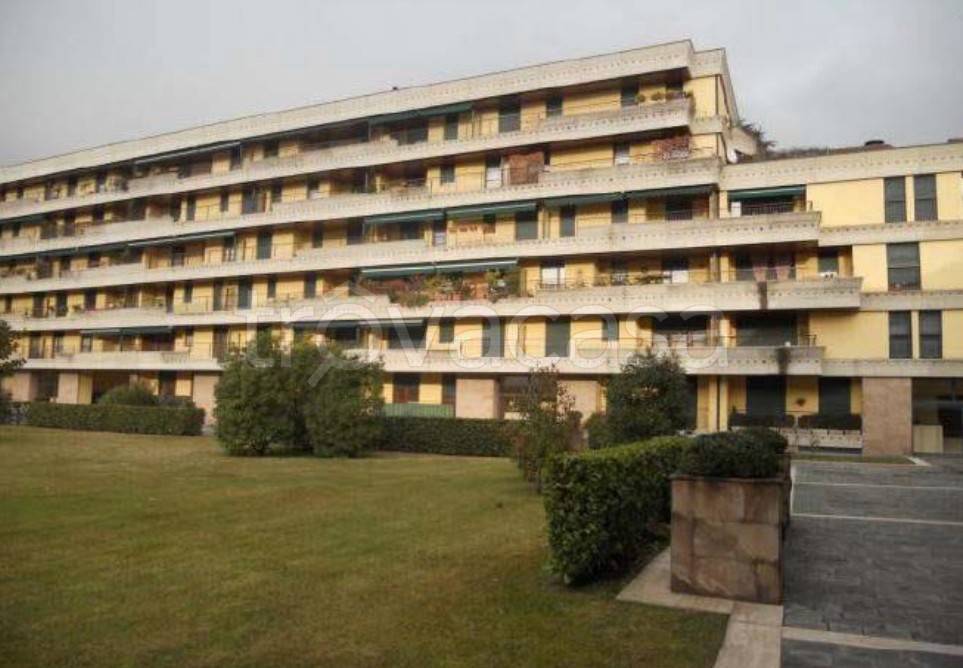 appartamento in vendita a Lecco in zona Lecco Centro