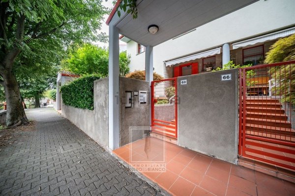 casa indipendente in vendita a Lecco in zona Chiuso